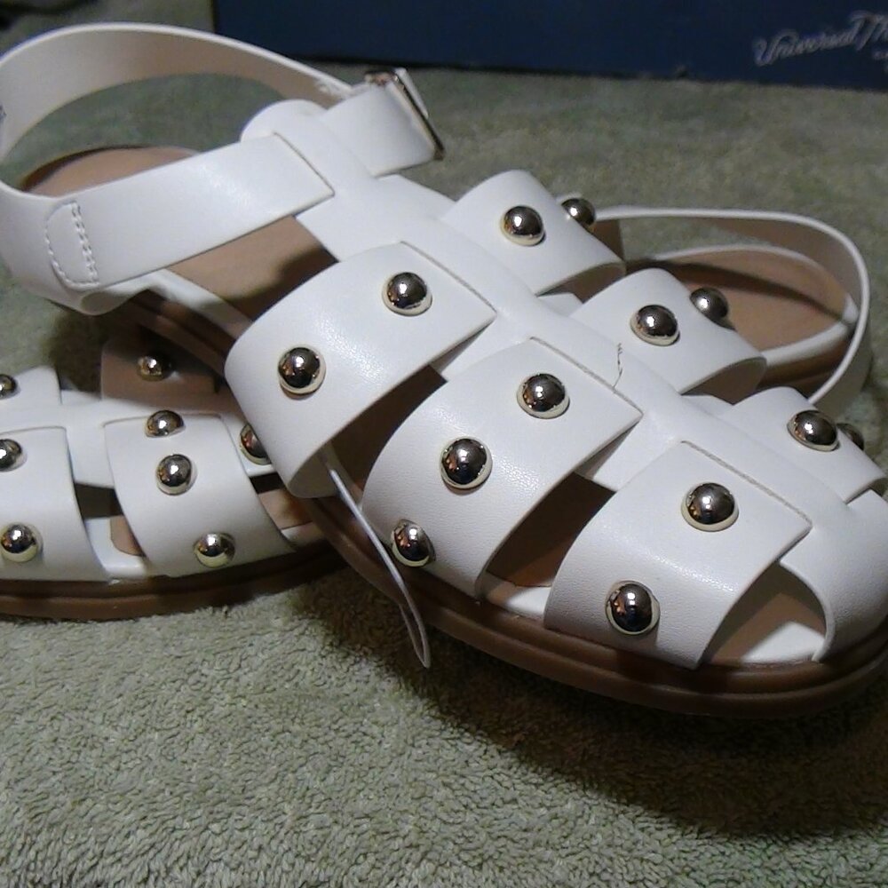 Women's Winnie  Studded Fisherman Sandals - Universal Thread (6-11)